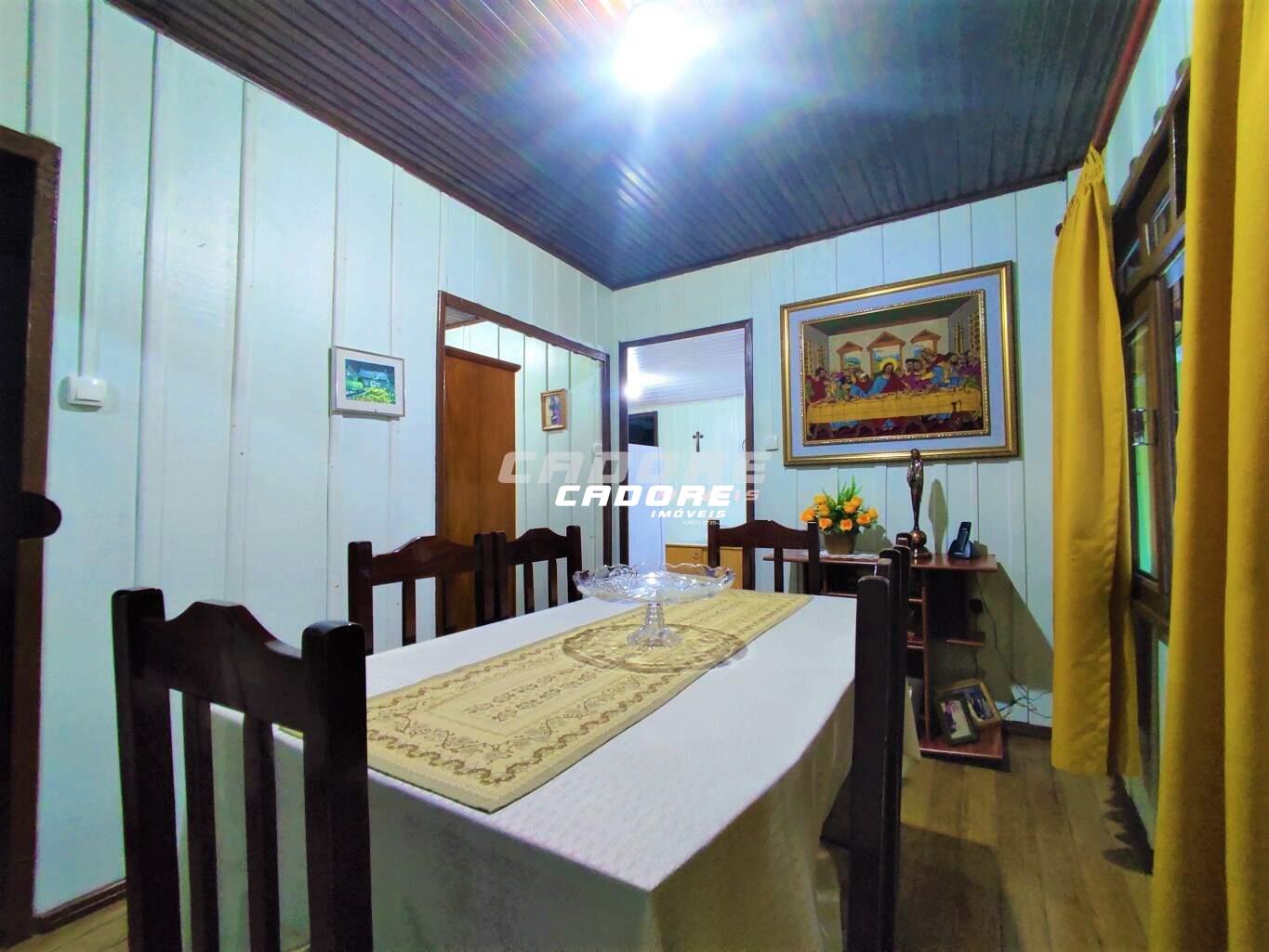 Casa Mista com 2 Dormitórios Bairro Valparaiso — foto 2