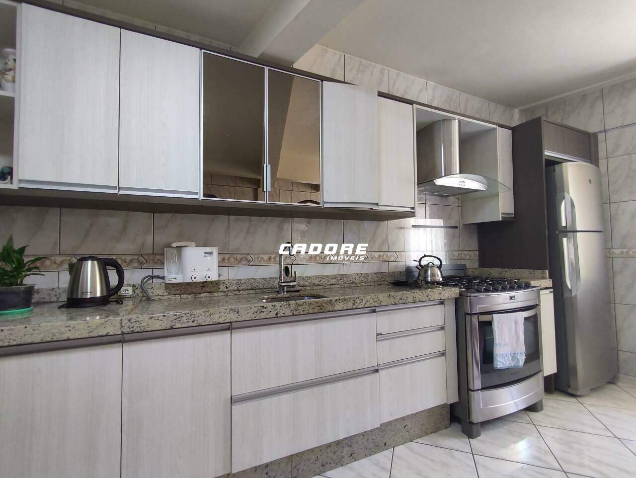 Casa com 3 Dormitórios - Glória — foto 6