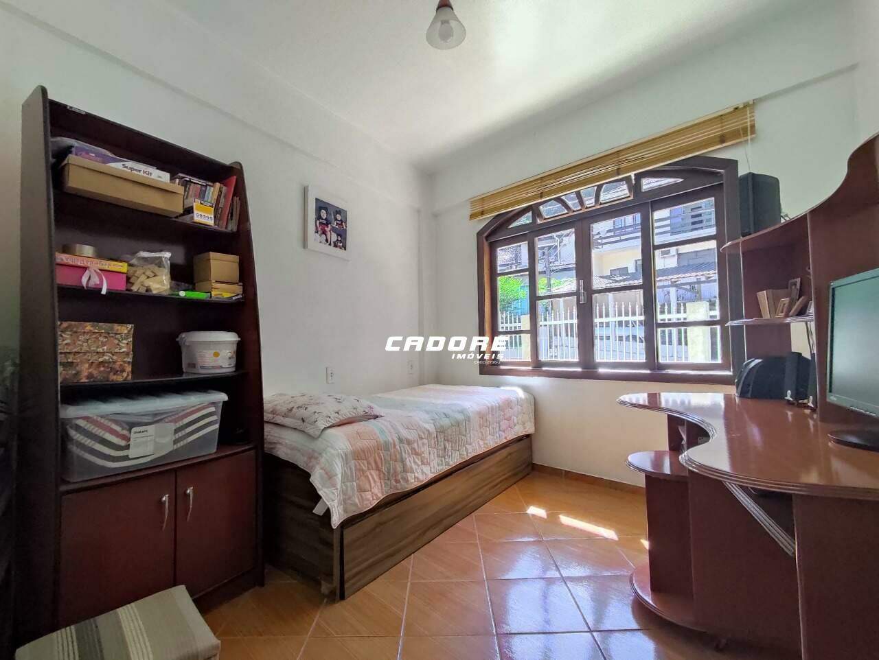 Casa com 3 Dormitórios - Glória — foto 3