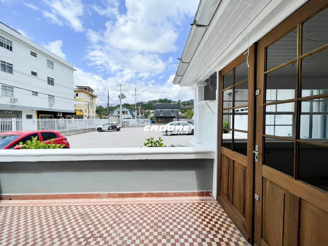 Casarão comercial de aproximadamente 100 m no bairro Garcia — foto 2