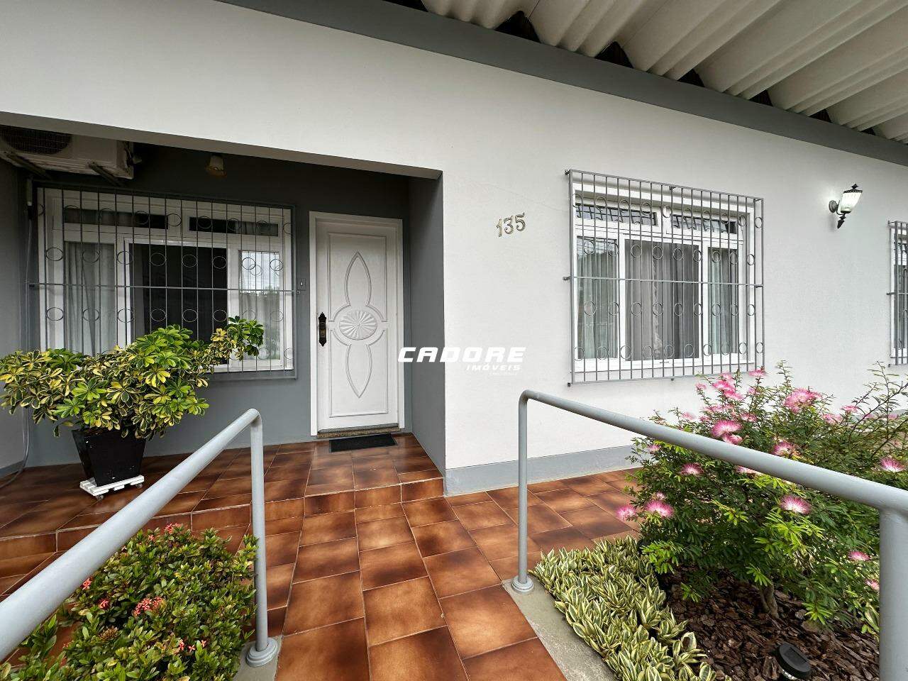 Casa em Alvenaria com 3 Dormitórios a Venda no Bairro Garcia - Blumenau - SC - foto 1