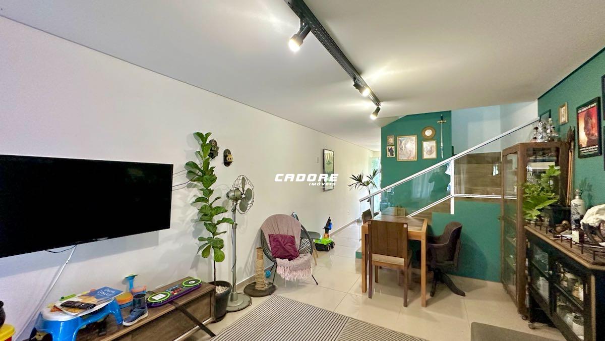 Este sobrado é perfeito para quem busca conforto, praticidade e possibilidades de ampliação! — foto 3