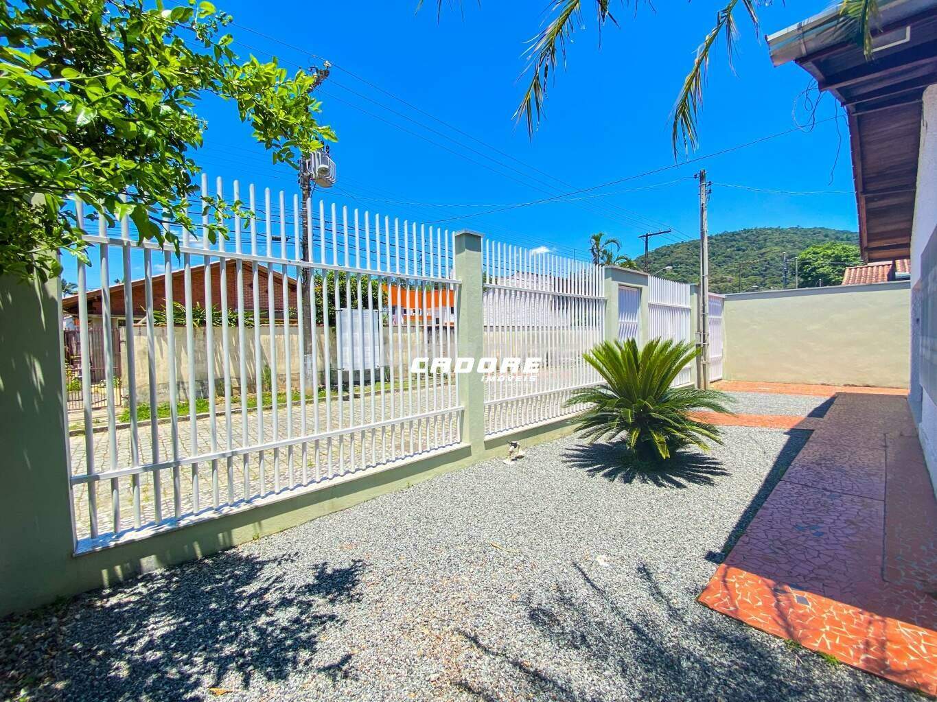 Casa de esquina à poucos passos da Cooper — foto 5