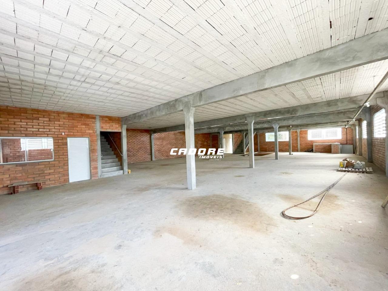 Galpão com aproximadamente 730m para locação no bairro Itoupava Seca I Cadore Imóveis — foto 5