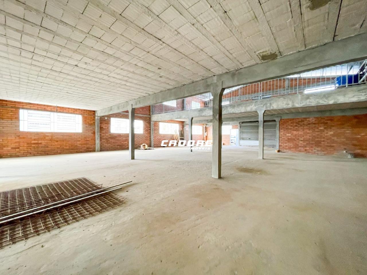 Galpão com aproximadamente 730m para locação no bairro Itoupava Seca I Cadore Imóveis — foto 6