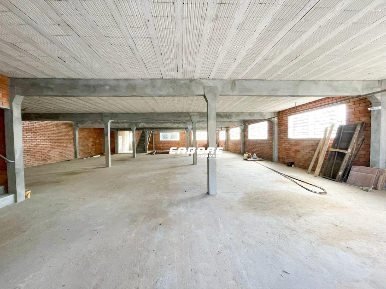 Galpão com aproximadamente 730m para locação no bairro Itoupava Seca I Cadore Imóveis — foto 7