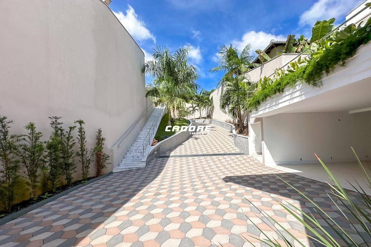 Casa De Alto Padrão com 3 Dormitórios Sendo 3 Suítes e Um Amplo Espaço de Área Externa Com Campo De Futebol! | Cadore Imóveis — foto 4