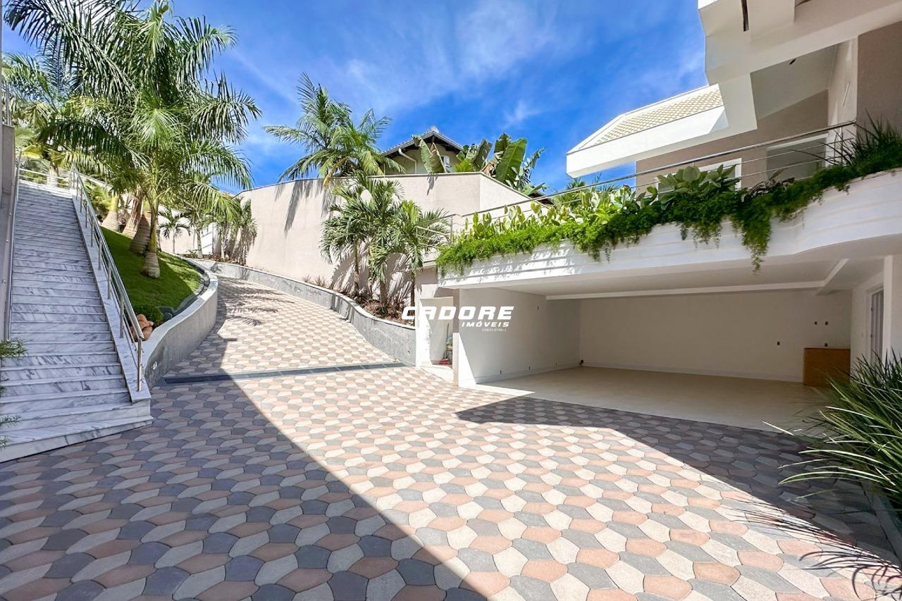 Casa De Alto Padrão com 3 Dormitórios Sendo 3 Suítes e Um Amplo Espaço de Área Externa Com Campo De Futebol! | Cadore Imóveis - foto 1