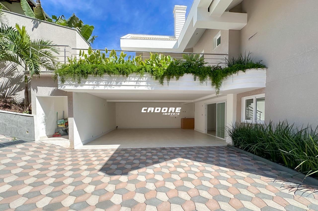 Casa De Alto Padrão com 3 Dormitórios Sendo 3 Suítes e Um Amplo Espaço de Área Externa Com Campo De Futebol! | Cadore Imóveis — foto 5