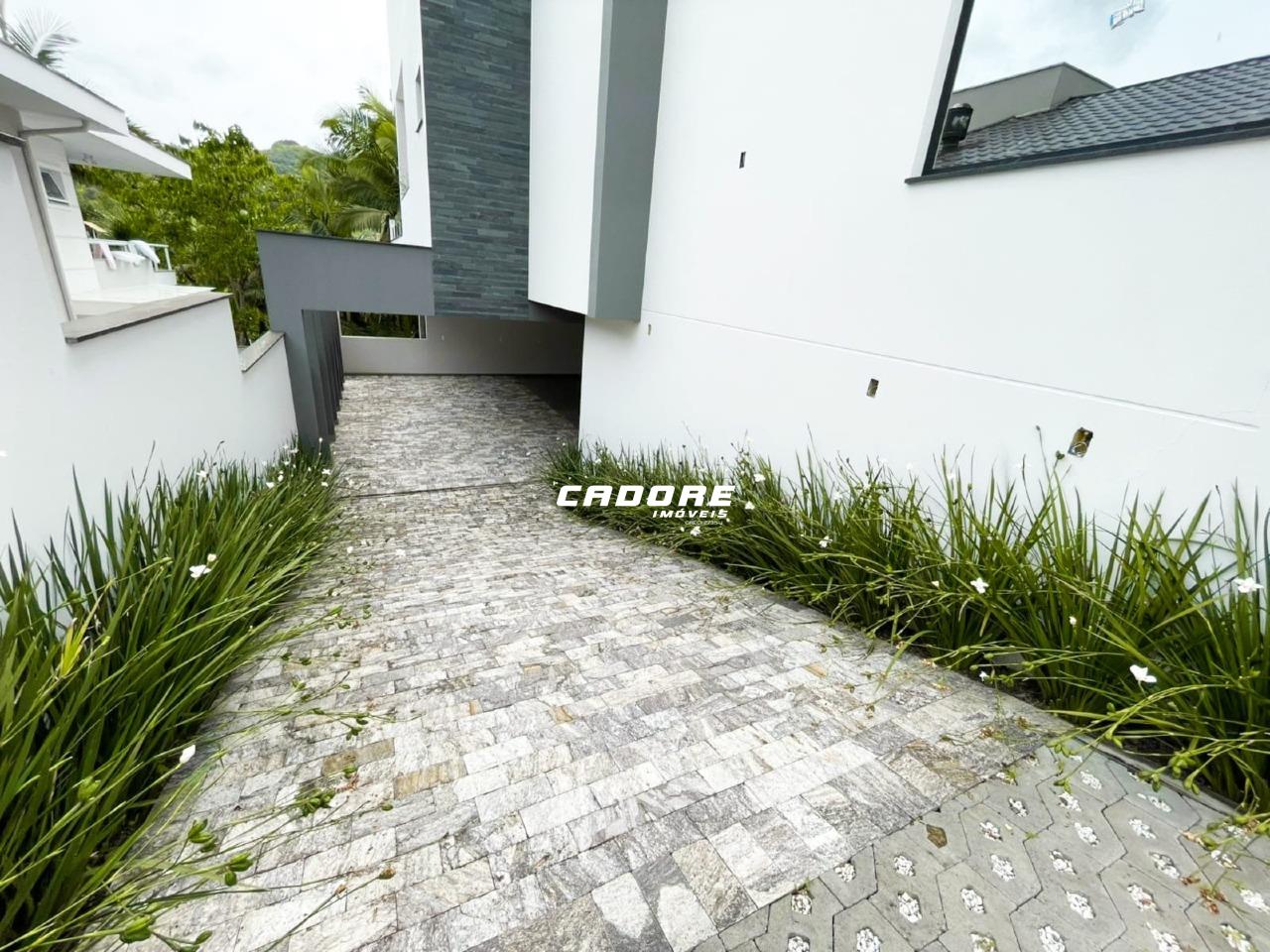 Casa de Alto Padrão 3 Dormitórios Sendo 3 Suítes e Uma Bela Piscina! | Cadore Imóveis — foto 2