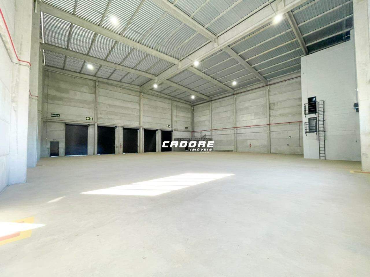 Galpão com aproximadamente 883,85m para locação em Navegantes I Cadore Imóveis - foto 1
