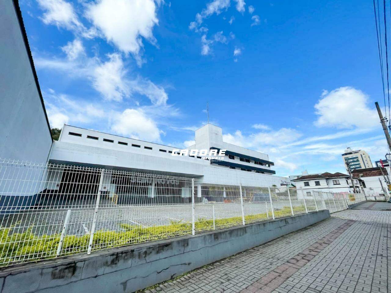 Loja Comercial Térrea com 1.750m no bairro Victor Konder I Cadore Imóveis — foto 2