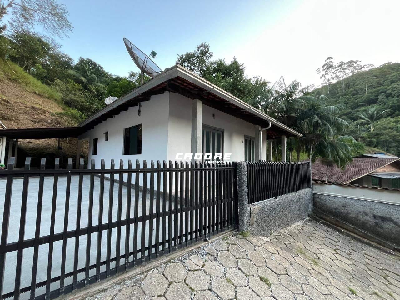 Casa à venda, 4 quartos, 3 vagas, Da Glória - Blumenau/SC - foto 1