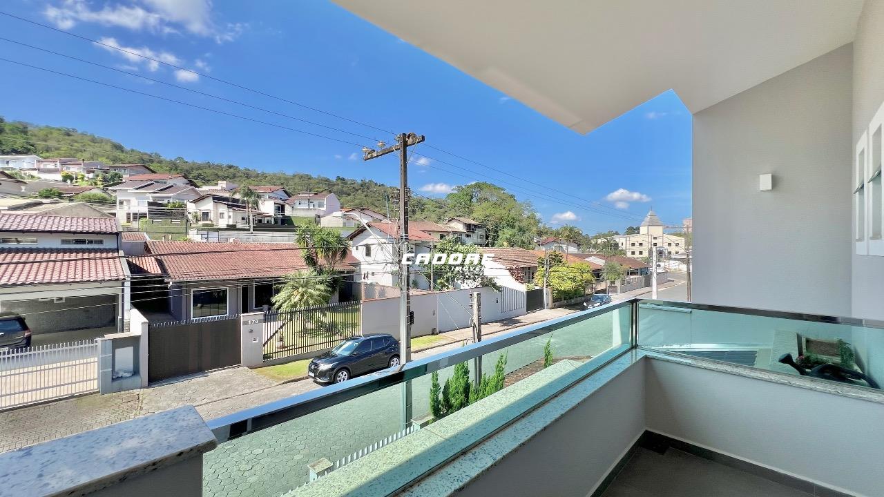 Esplêndido sobrado de alto padrão com 04 quartos !! — foto 2