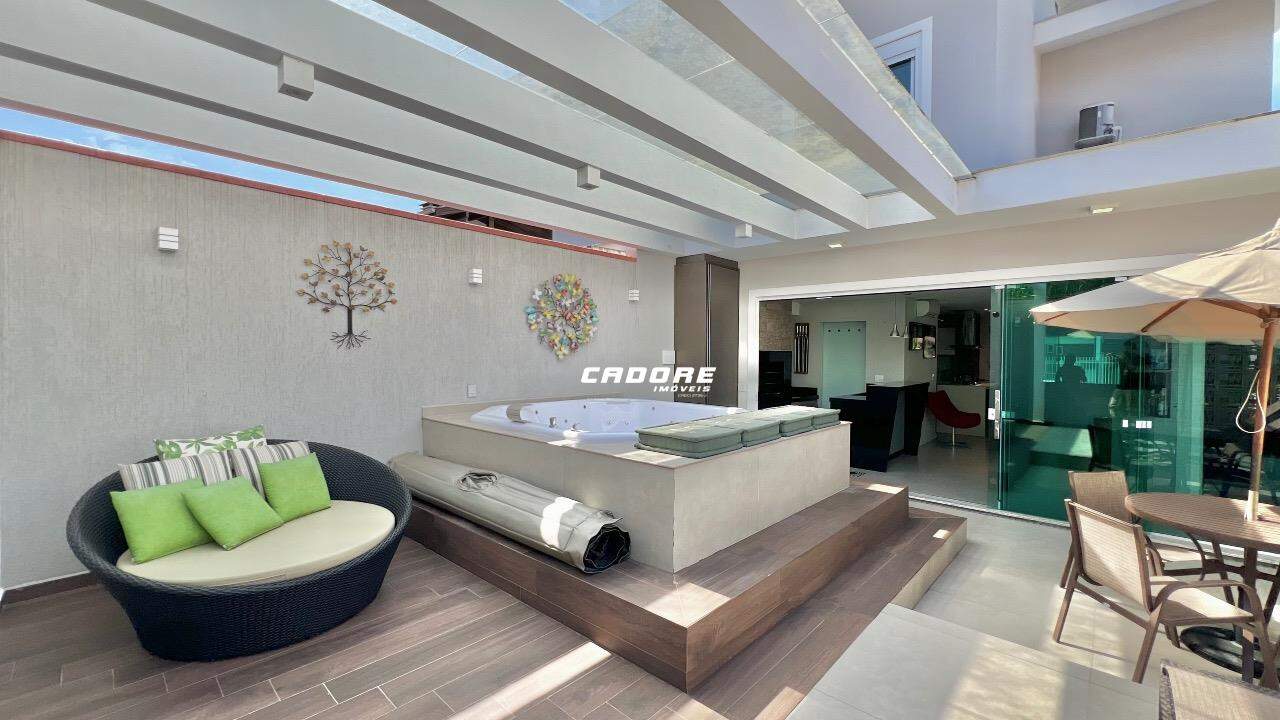 Esplêndido sobrado de alto padrão com 04 quartos !! - foto 1