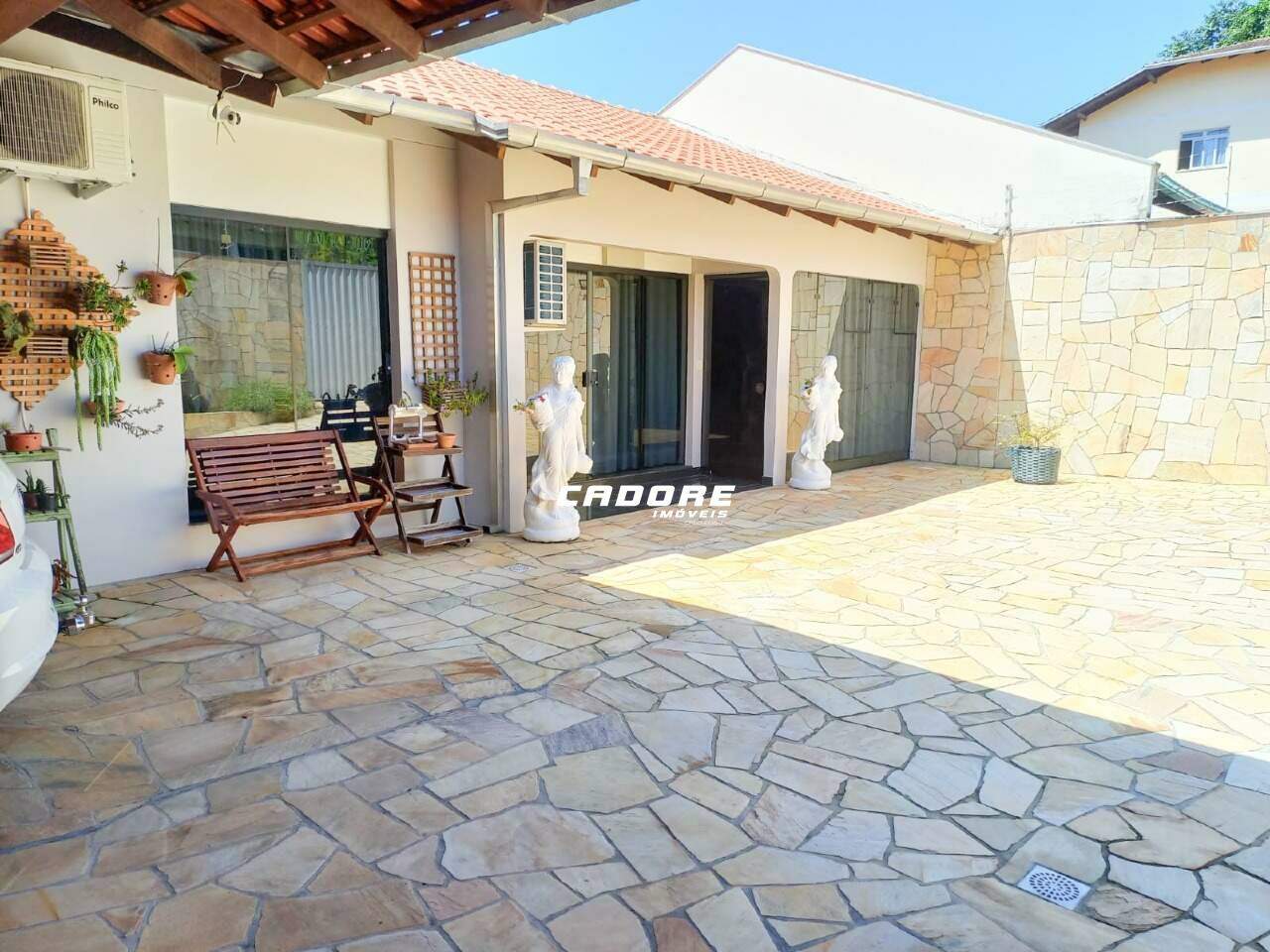 Excelente Residência com Piscina no Bairro Velha | Cadore Imóveis - foto 1