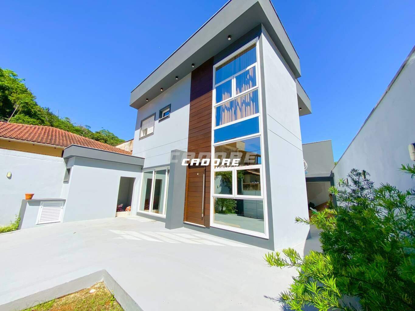 Excelente casa semi mobiliada no bairro Progresso com aproximadamente 240m | Cadore - foto 1