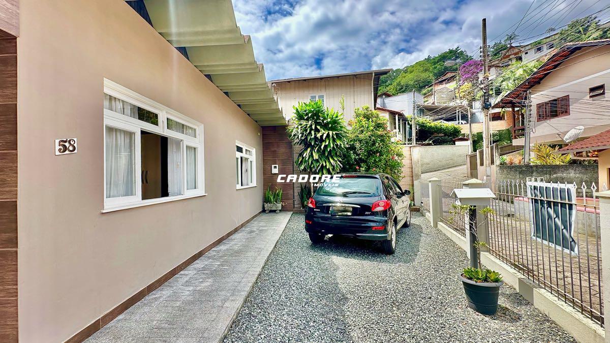 Casa mobiliada com terreno espaçoso e área com churrasqueira no bairro Garcia!! — foto 2