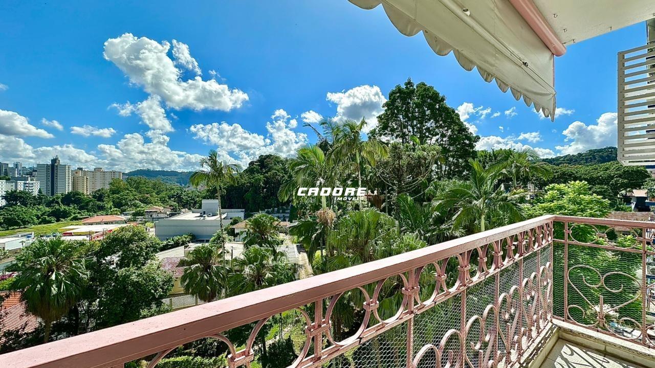 Apartamento reformado e mobiliado com 109m, sol da manhã, constituído por: — foto 6