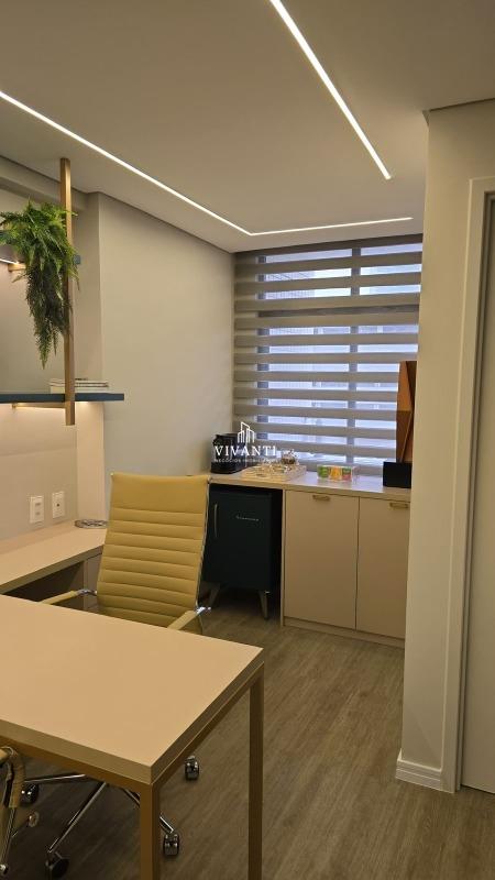 Sala à venda no Papicu: 