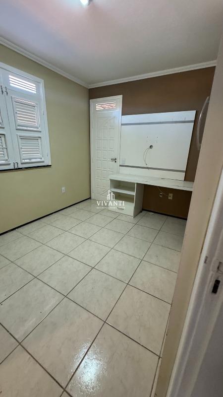 Casa à venda no Lagoa Redonda: 