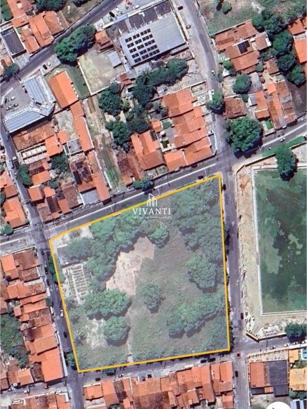 Terreno à venda no Centro: 