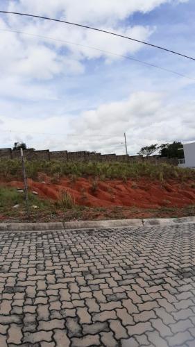 Terreno à venda no Tomazetti: