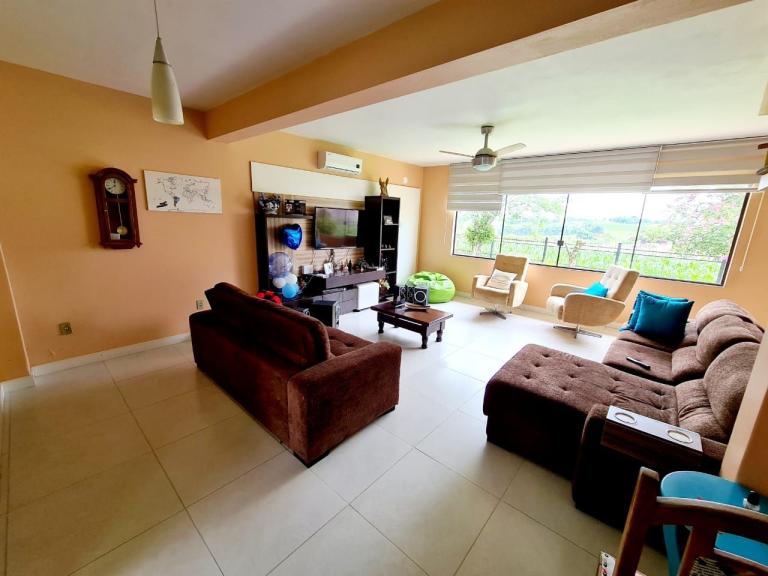 Casa à venda no Pinheiro Machado: