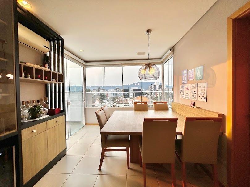 Cobertura à venda no Camobi: 