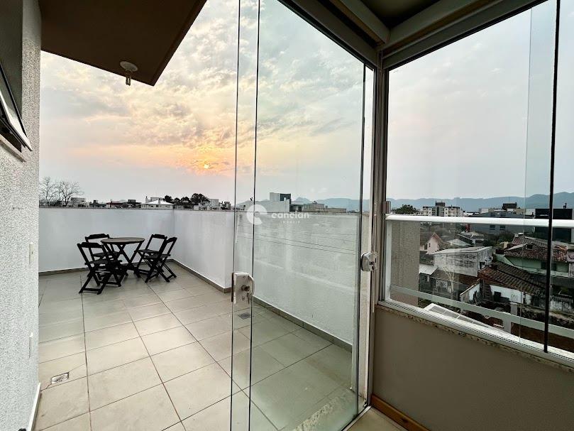 Cobertura à venda no Camobi: 