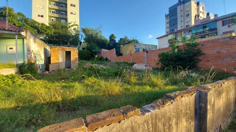 Terreno à venda no Passo D'Areia: 