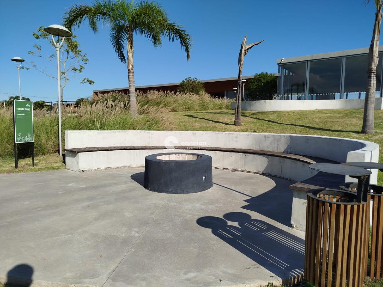 Terreno à venda no Camobi: 