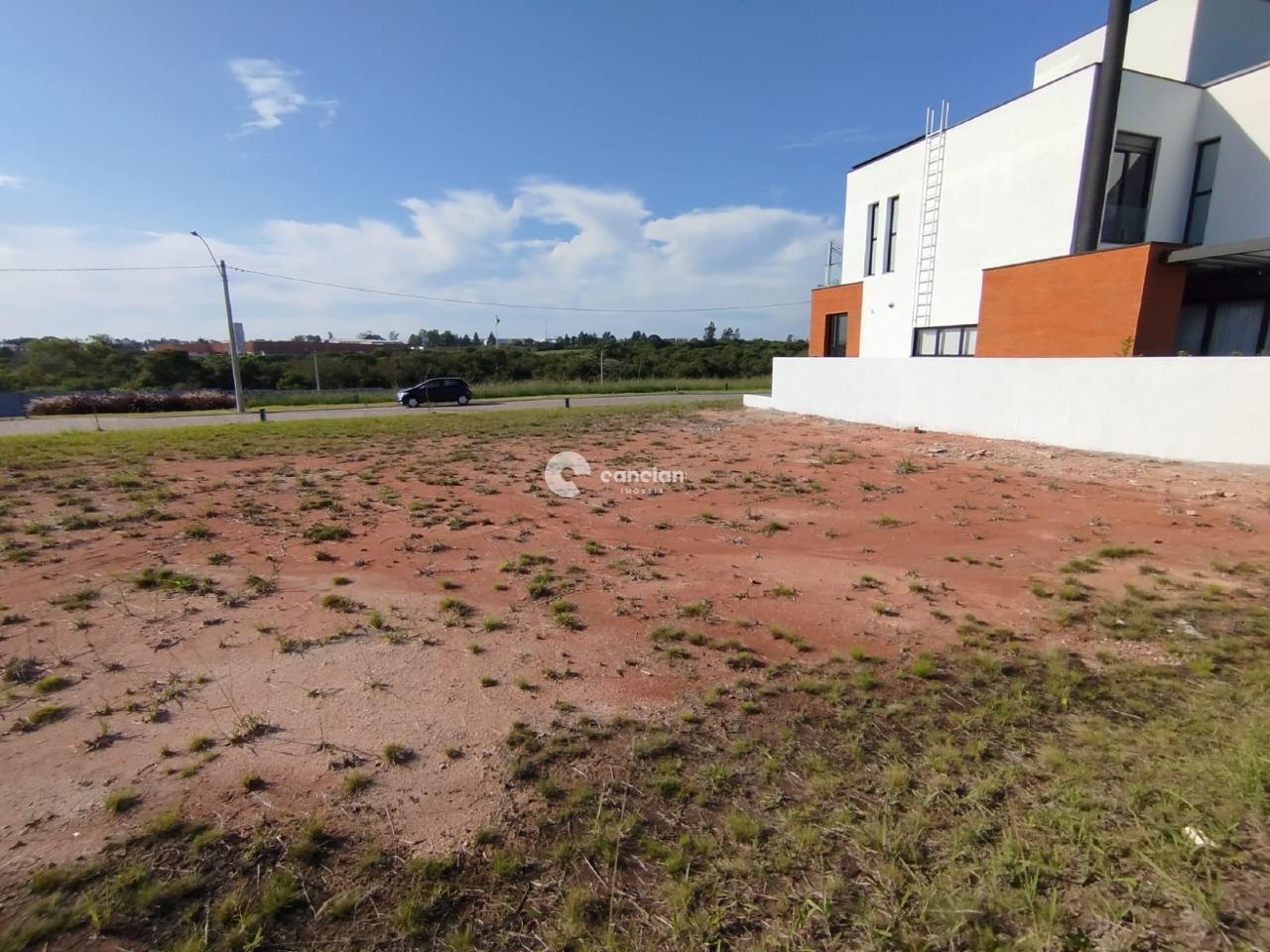 Terreno à venda no Camobi: 