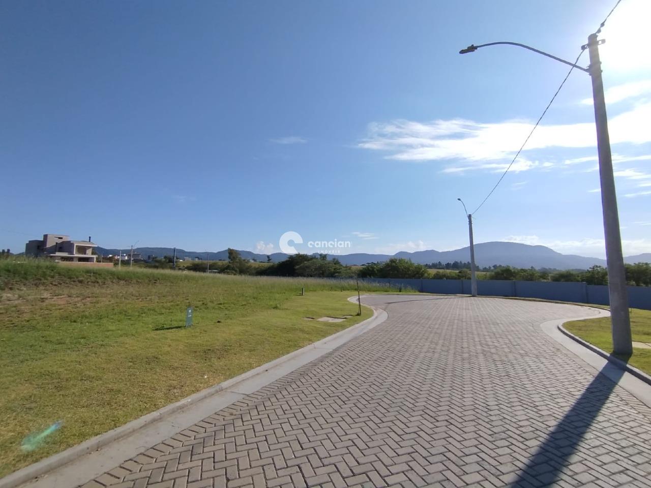 Terreno à venda no Camobi: 