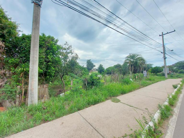 Terreno à venda no Pé de Plátano: 