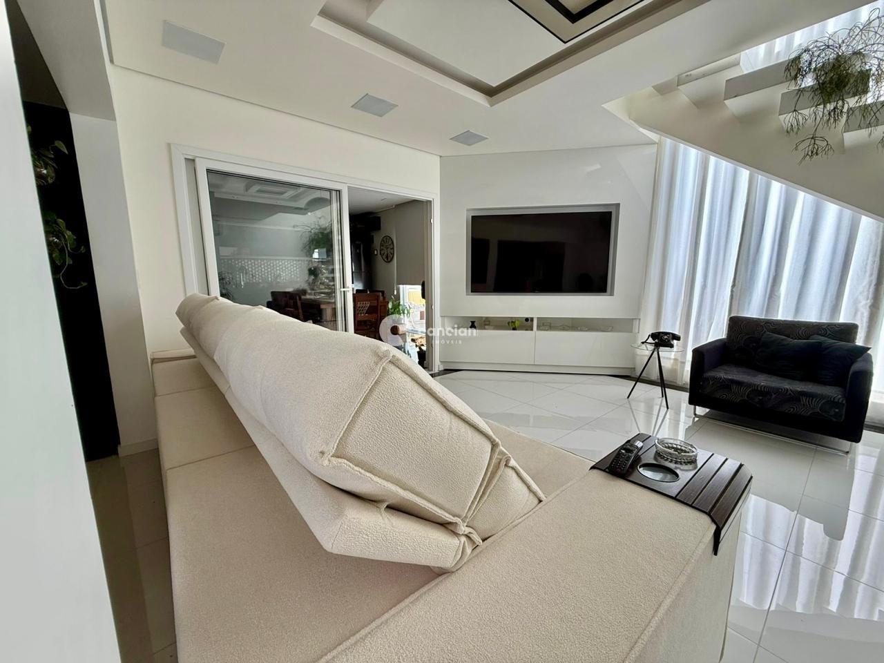 Casa de Condomínio à venda no Tomazetti: