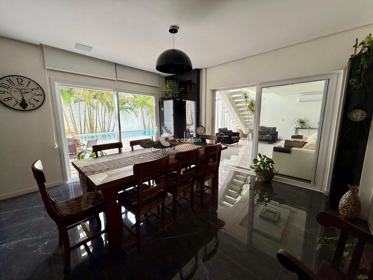 Casa de Condomínio à venda no Tomazetti: