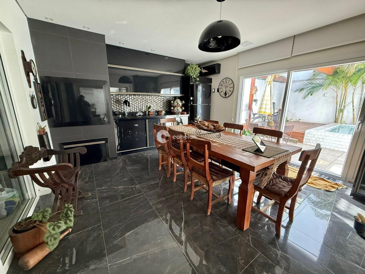 Casa de Condomínio à venda no Tomazetti: