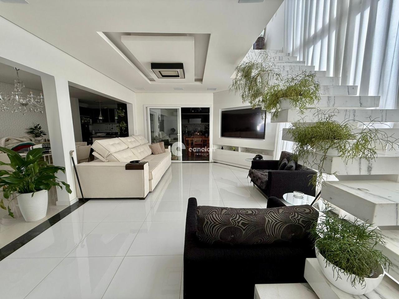 Casa de Condomínio à venda no Tomazetti: