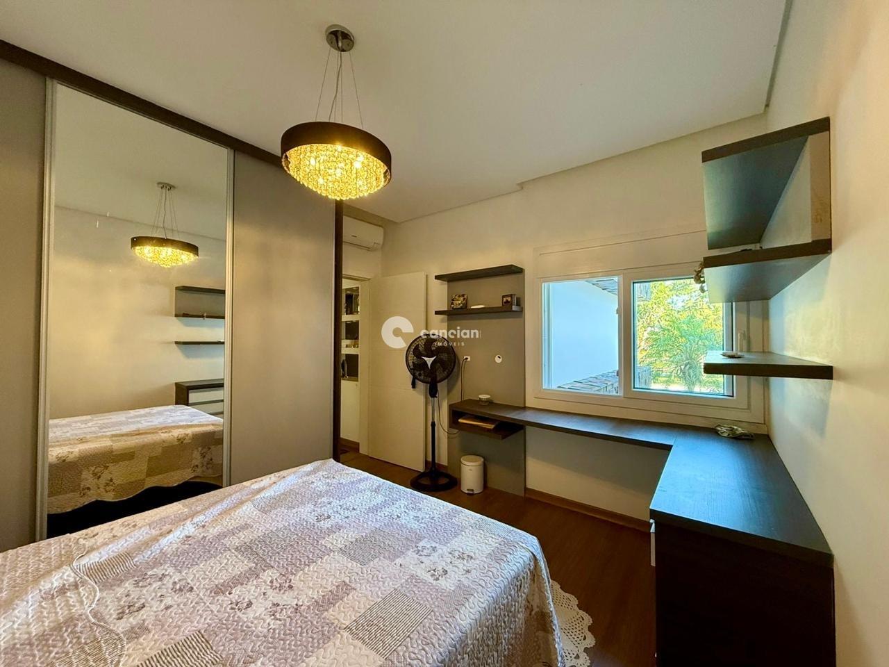 Casa de Condomínio à venda no Tomazetti: