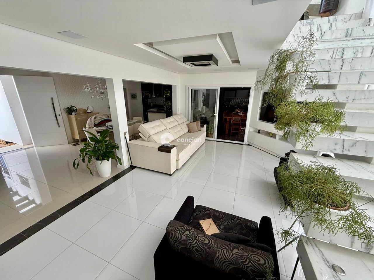 Casa de Condomínio à venda no Tomazetti: