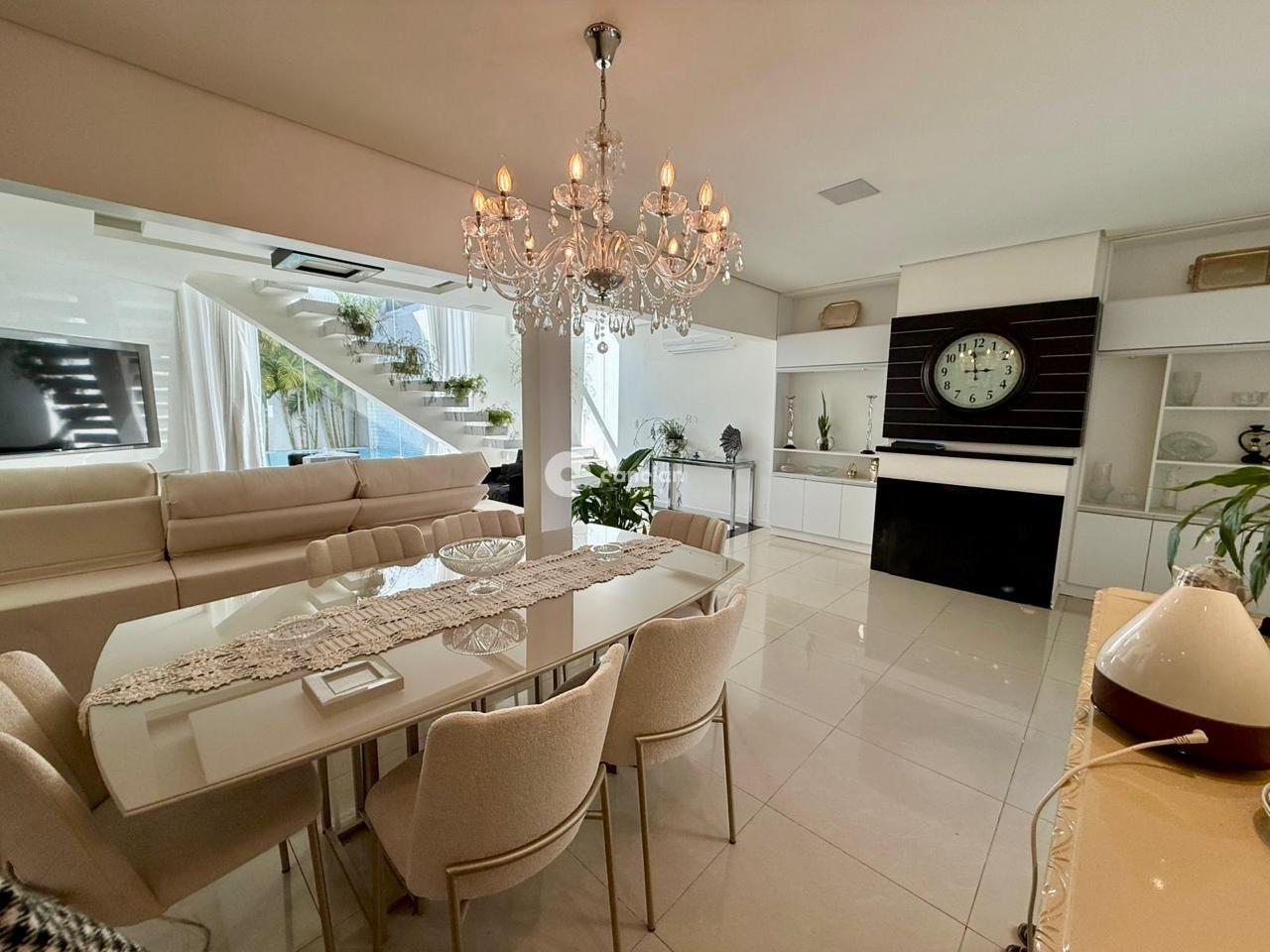 Casa de Condomínio à venda no Tomazetti: