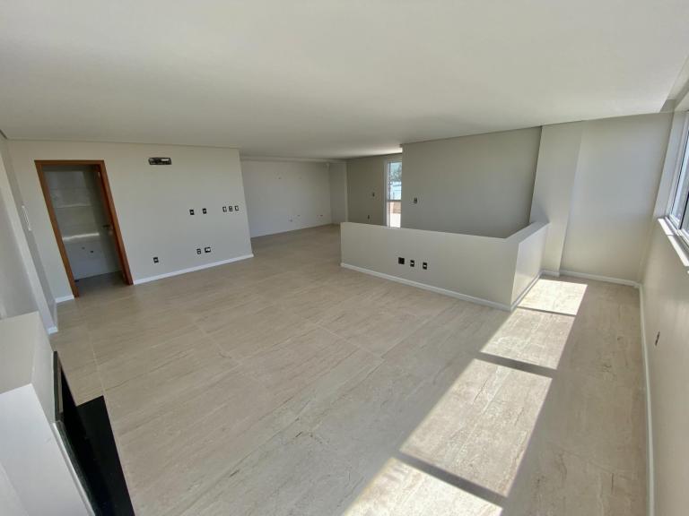 Cobertura à venda no Camobi: 