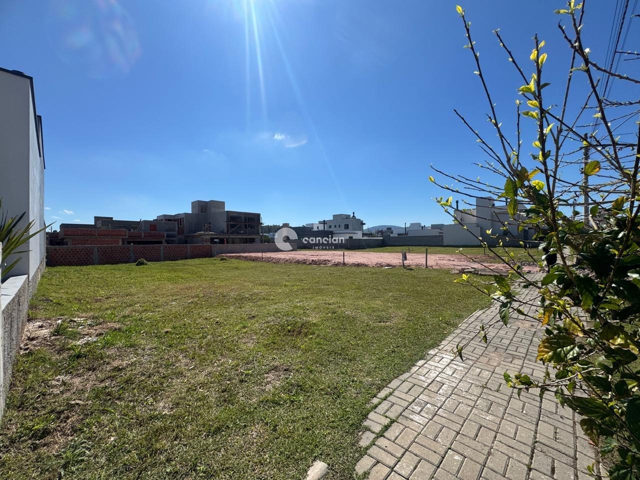 Terreno à venda no Camobi: