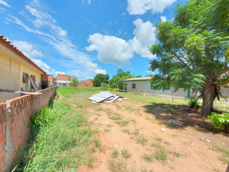 Terreno à venda no Camobi: 