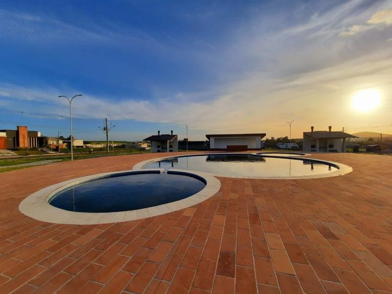 Terreno à venda no Camobi: 