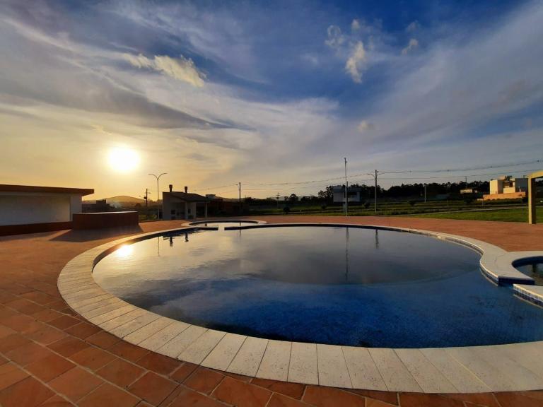 Terreno à venda no Camobi: 