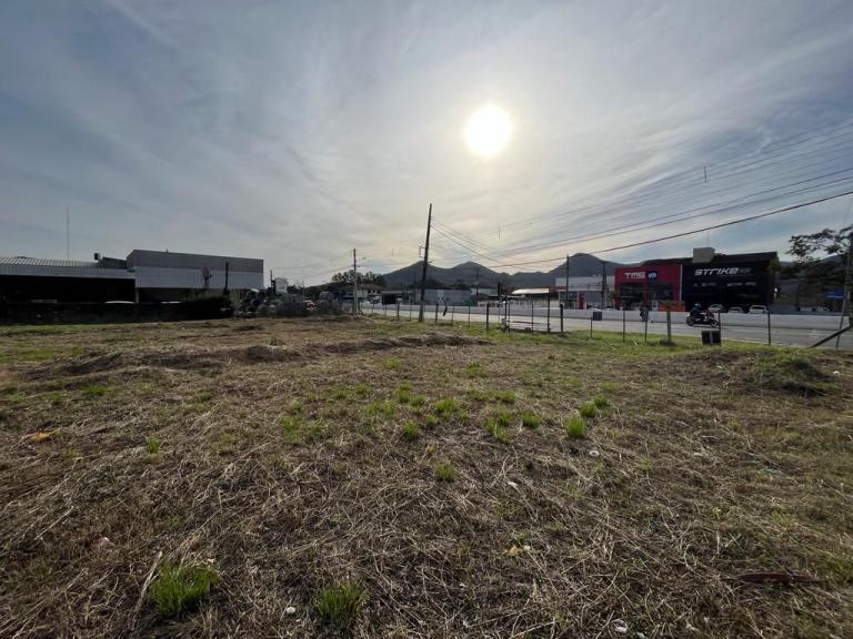 Terreno à venda no São José: