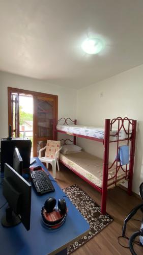 Casa à venda no Caturrita: 