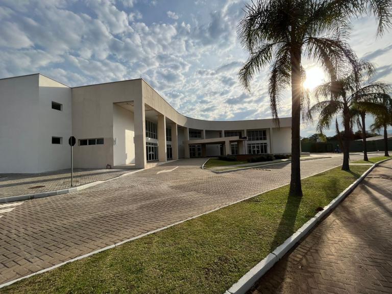 Terreno à venda no Camobi: 